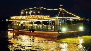 Kapal Wisata Sungai Kapuas